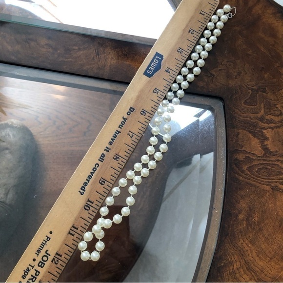 Vintage Faux Pearl Necklace - Picture 3 of 3